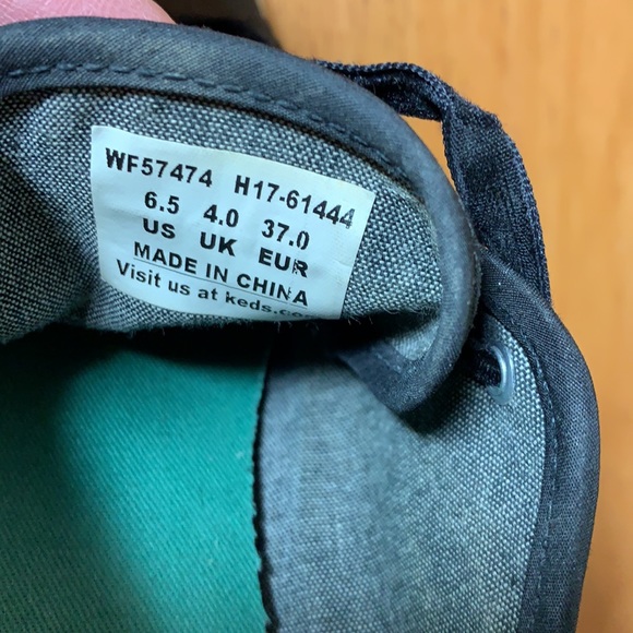 Dressy Keds with velour laces! - Picture 5 of 5